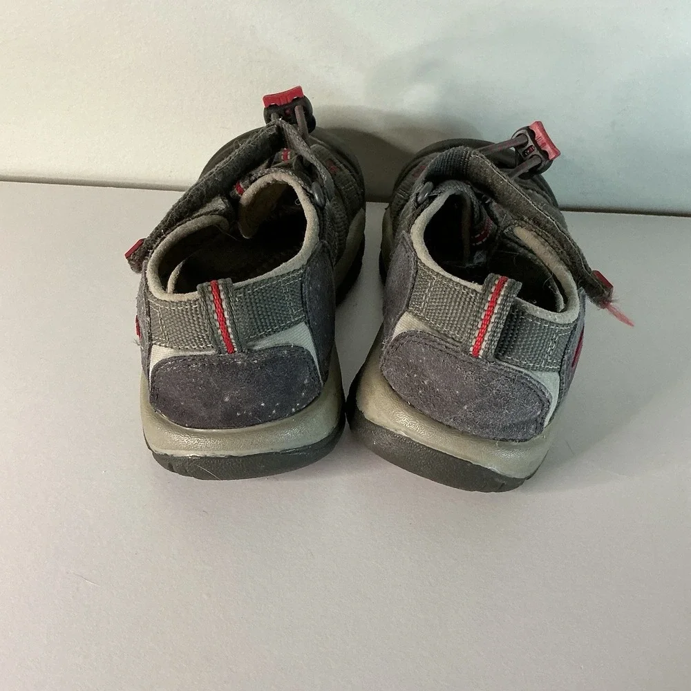 Keen Newport H2 Little Kids Size 1‎ Waterproof Sandals Grey Red Hiking Outdoors